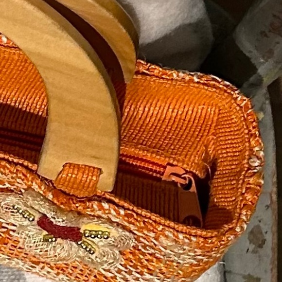 Super Cute Vintage Style Wooden Handle Bag - Picture 12 of 16